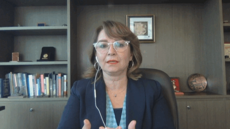 Ministra de Minería: 