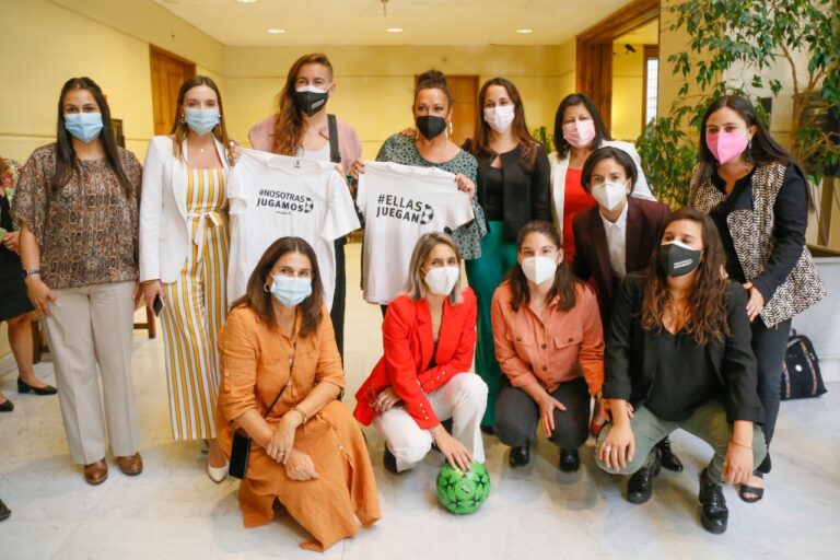 Cámara aprobó proyecto sobre profesionalización de fútbol femenino y se convertirá en ley