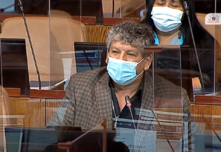 “Le pido que se calme un poco”: La molestia de Alinco tras no ser puesto en tabla el proyecto de quinto retiro