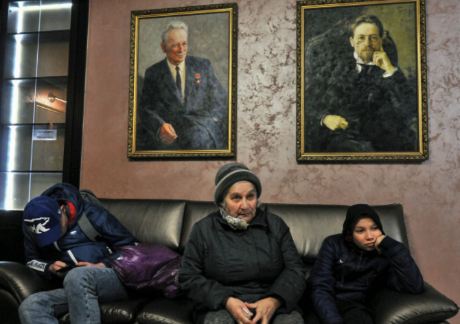 Residentes de Mariupol son obligados a ir a Rusia en contra de su voluntad, dicen autoridades