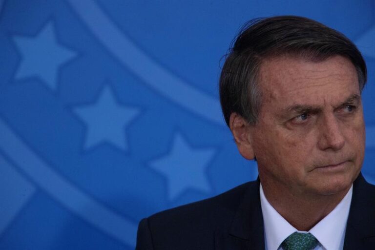 Piden investigar a Bolsonaro por supuesto tráfico de influencias en favor de comunidades evangélicas