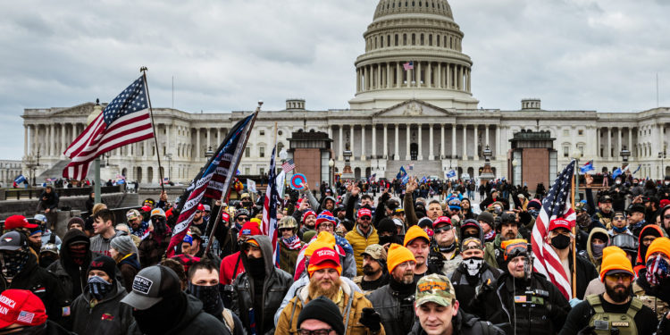 El primer resultado vinculado al ataque: Declararon culpable de todos los cargos al primer agitador del Capitolio