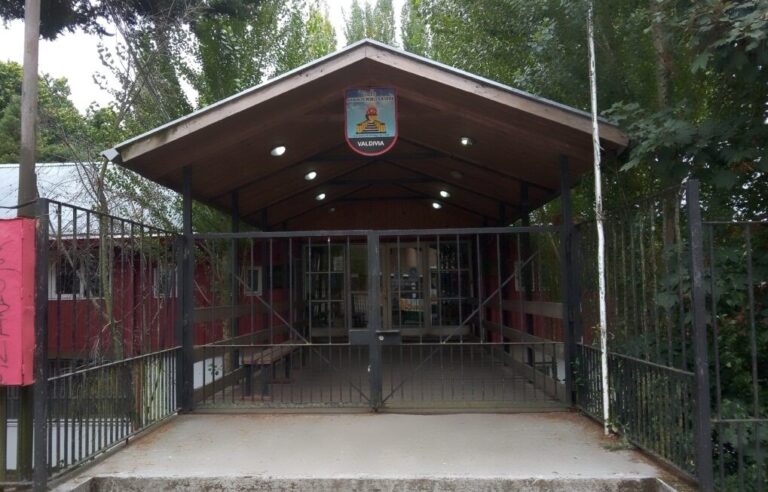 Fiscalía investiga nuevo video que amenaza con “masacre escolar” en liceo de Valdivia