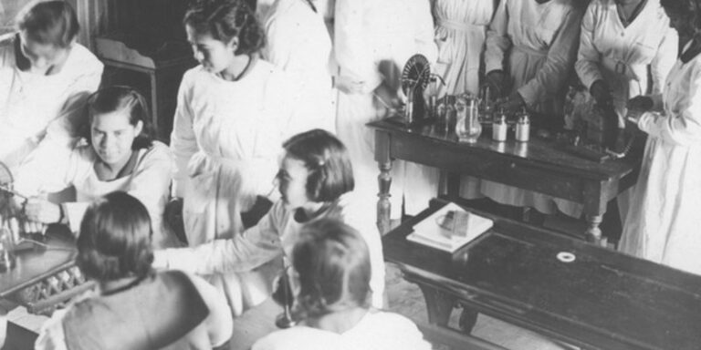Las mujeres en la ciencia que hicieron historia en Chile