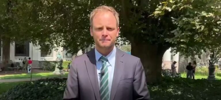 Zúñiga critica plurinacionalidad: 