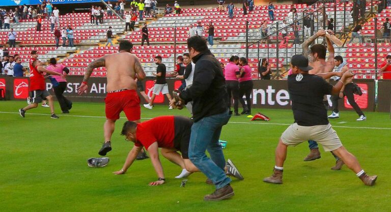 Federación Mexicana de Fútbol sancionó al Querétaro con un año sin público como local tras hechos de violencia