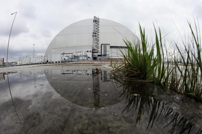 Ucrania informó un aumento del nivel de contaminación radiactiva en central nuclear de Chernóbil tras invasión rusa