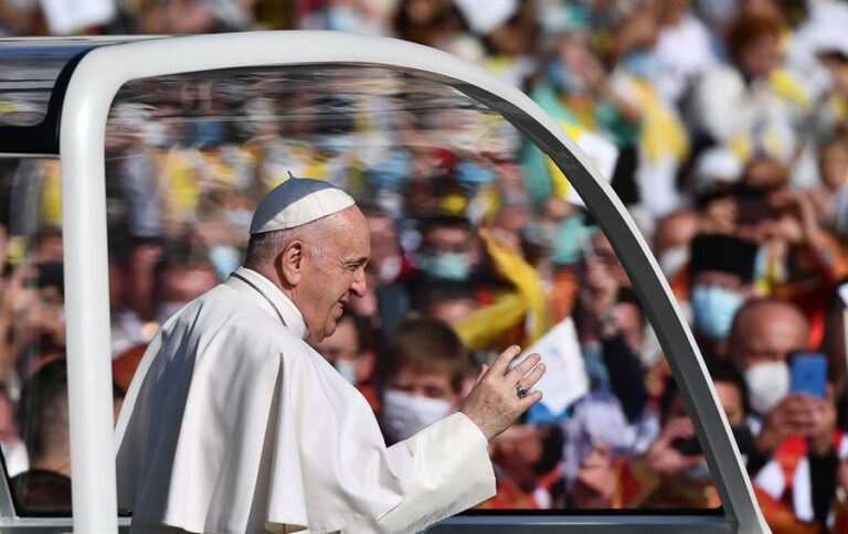 Papa Francisco no descarta visitar Kiev: 