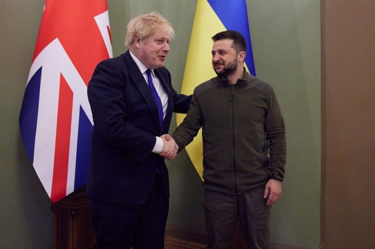 Boris Johnson se reúne con Zelensky de sorpresa en Kiev