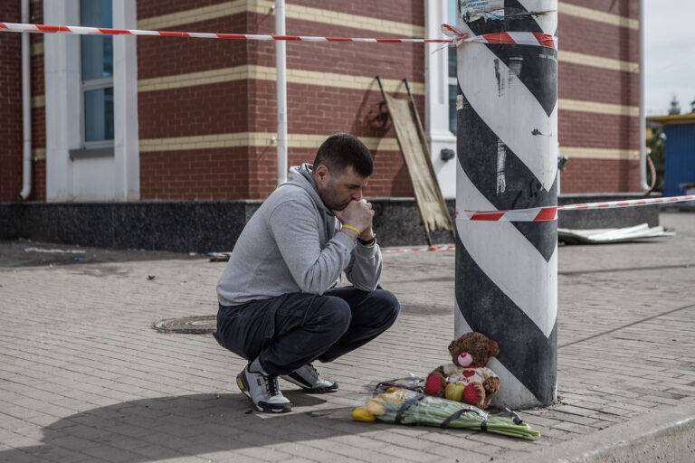 Crisis en Ucrania: El número de muertos en la estación de tren de Kramatorsk aumenta a 57