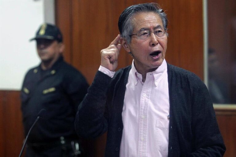 Perú: Ex presidente Alberto Fujimori fue internado en una clínica tras sufrir una descompensación