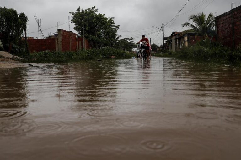Reportan al menos 18 muertos y 6 personas desaparecidas por fuertes lluvias en Brasil