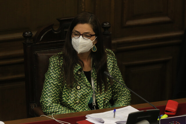 Amaya Alvez: 