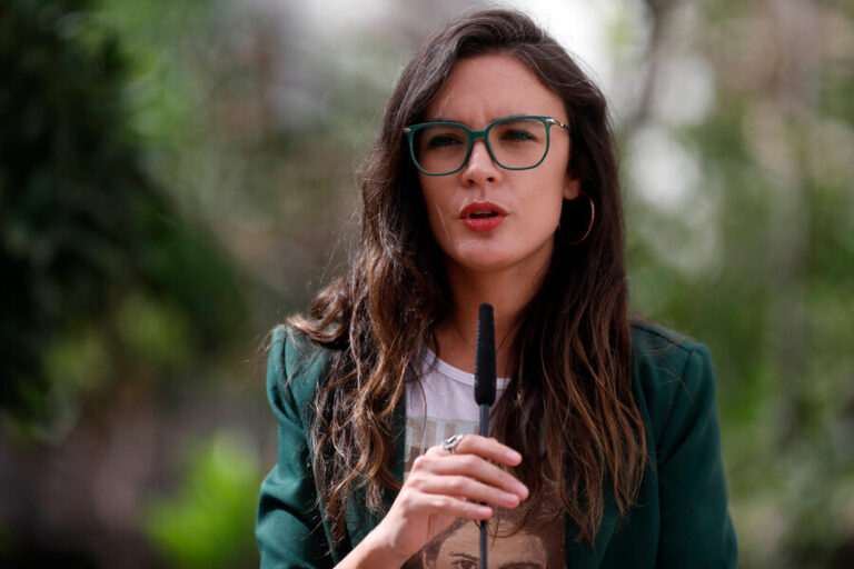 Ministra Vallejo por uso del término 