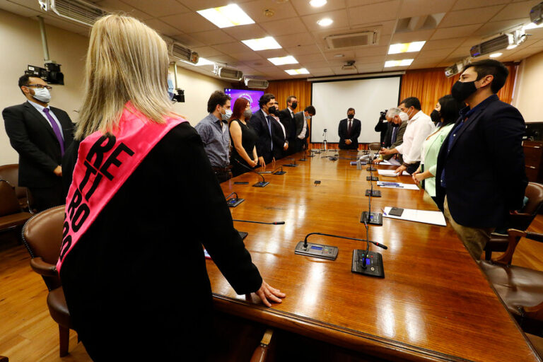 Quinto retiro: Comisión de Constitución de la Cámara inicia la discusión este lunes