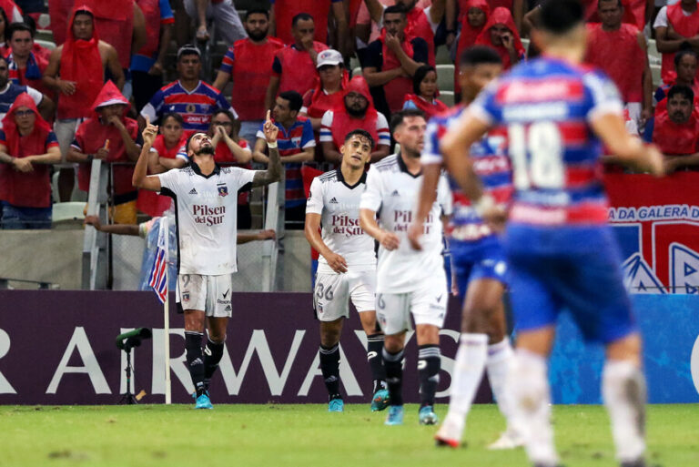 Colo Colo derrotó a Fortaleza en Brasil y arrancó con el pie derecho su participación en Copa Libertadores