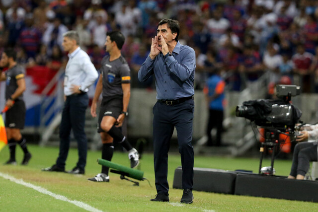 Gustavo Quinteros fue elegido el mejor entrenador de la primera fecha de la Copa Libertadores