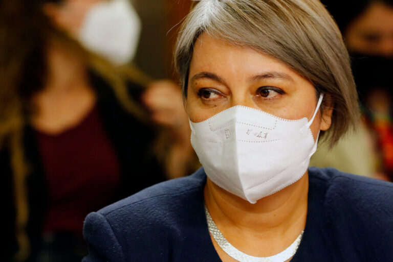Ministra Jara por quinto retiro: 