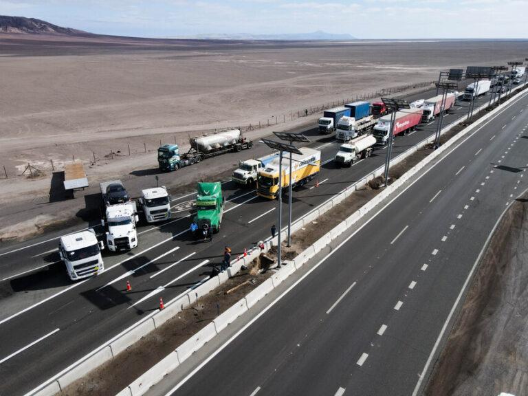 Gobierno se querellará por Ley de Seguridad del Estado contra camioneros de las provincias de El Loa y Curicó