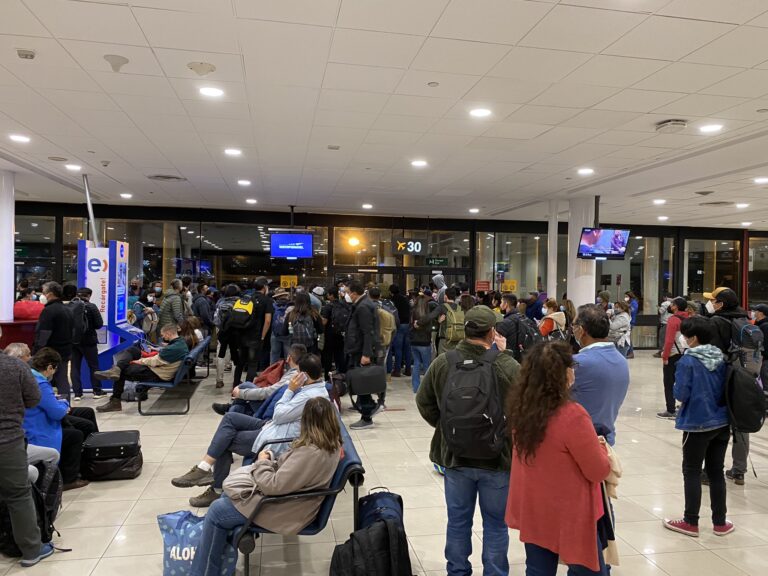 DGAC informa que protesta en losa del Aeropuerto de Santiago fue 