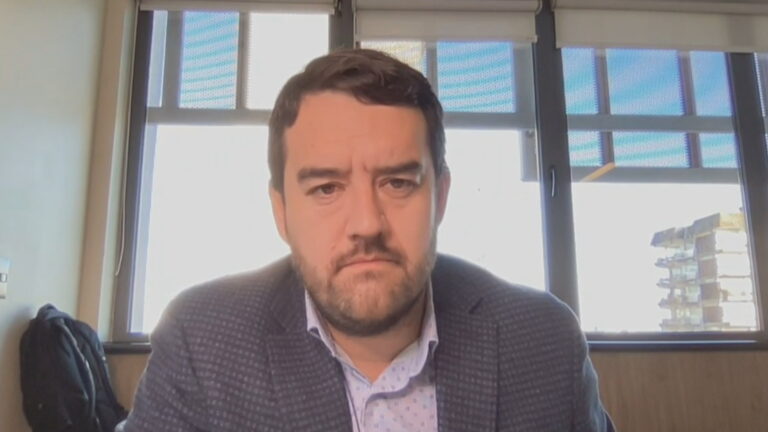 Rivas lamenta declinación de Boric a Cumbre por La Paz: “Le estamos entregando un acto de descentralización”