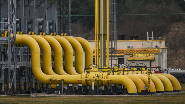 En medio de tensiones con Occidente: Empresa estatal rusa anunció que cortará suministro de gas a Polonia