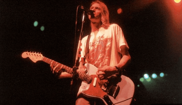 Guitarra que Kurt Cobain utilizó en el video de 