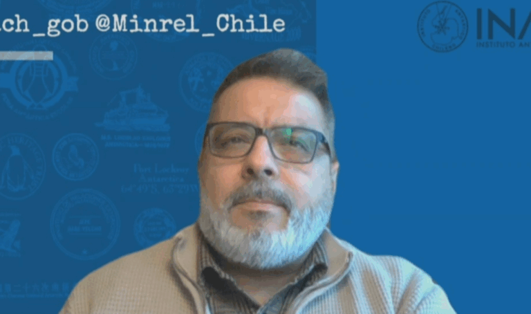 Dir. Inach y altas temperaturas en costas antárticas: 