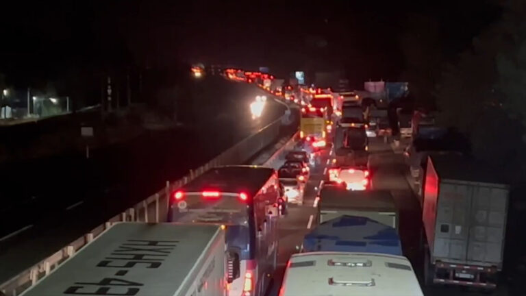 ¿Cómo se produjo el kilométrico taco de 12 horas en la Ruta 5 Sur?