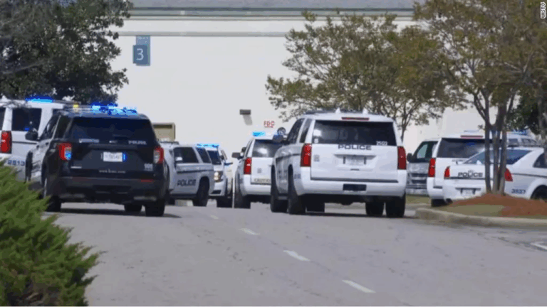 Tiroteo en centro comercial de Carolina del Sur: Hay al menos 12 heridos y tres personas detenidas
