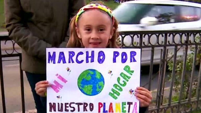 Entre la COP1 de Escazú y el reciclaje de mascarillas: Así fue el Día de la Tierra en Chile