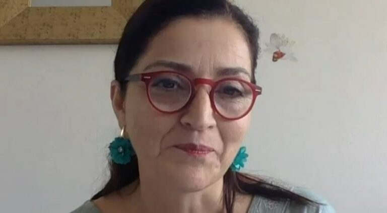Amaya Álvez por votaciones en el Pleno de la CC: 