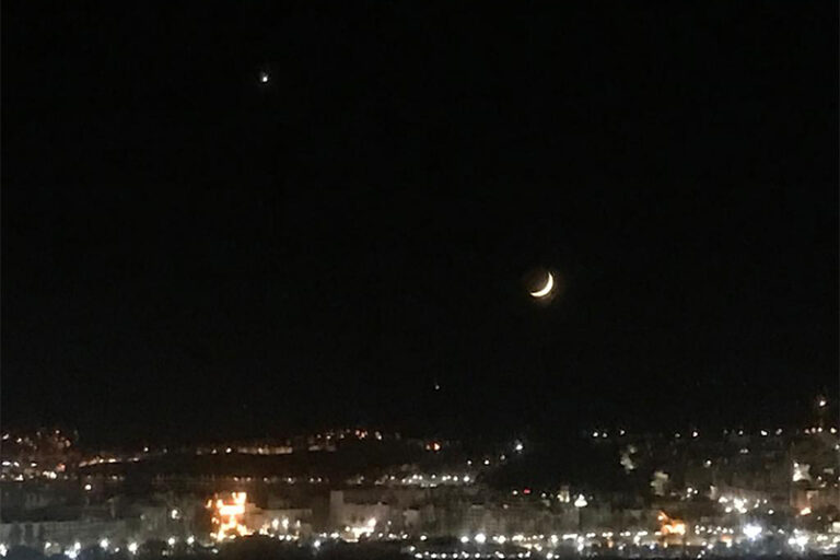 ¿Lo viste? Conjunción planetaria entre Venus, Júpiter, Saturno, Marte y la Luna se toma el cielo