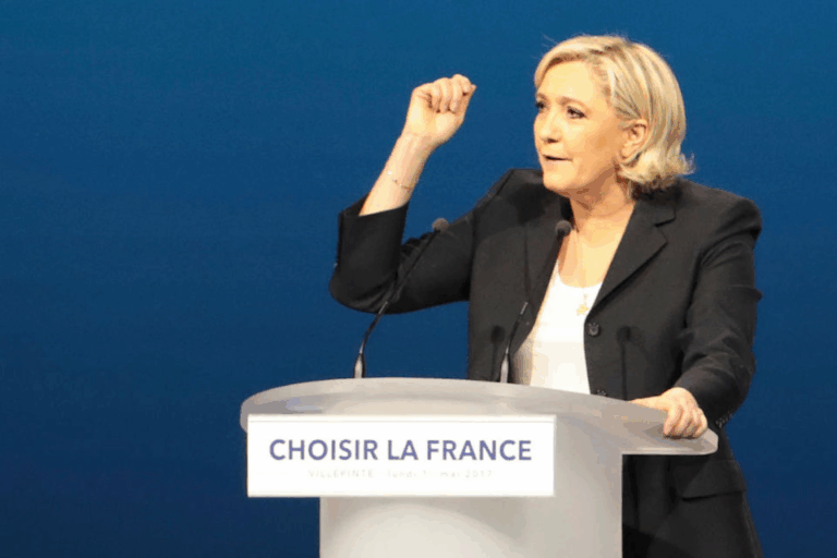 Elecciones en Francia: Cómo ha cambiado Marine Le Pen desde que perdió las presidenciales de 2017