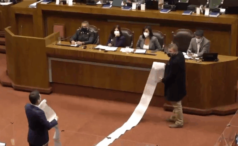 Republicanos entregaron extensa lista a ministra Siches con ataques en la macrozona sur en plena sesión de la Cámara