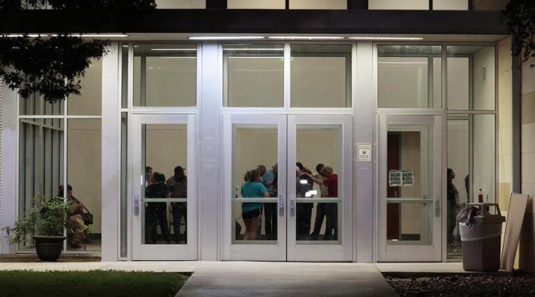 Desde Columbine y Sandy Hook a Uvalde: Los peores tiroteos en escuelas de Estados Unidos