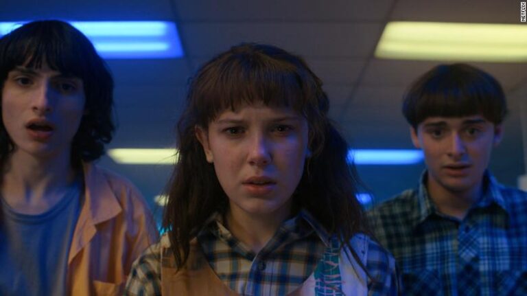 Netflix añadió una tarjeta de advertencia en la cuarta temporada de Stranger Things tras tiroteo en escuela de Uvalde