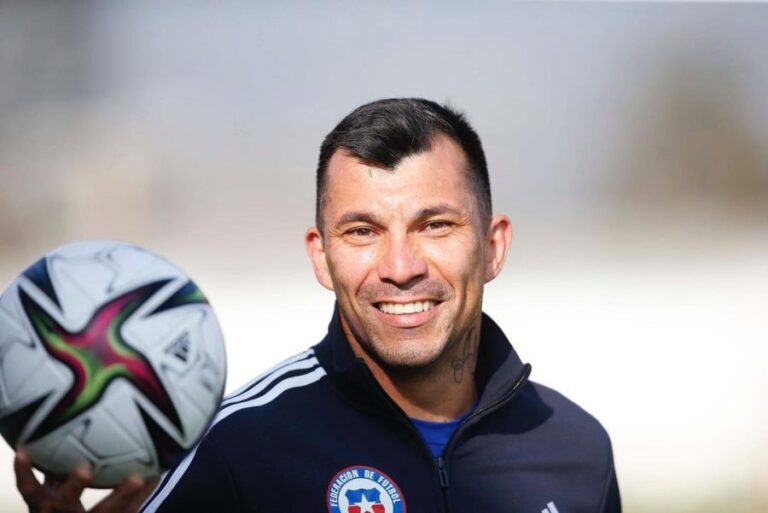 Medel se disculpa por 