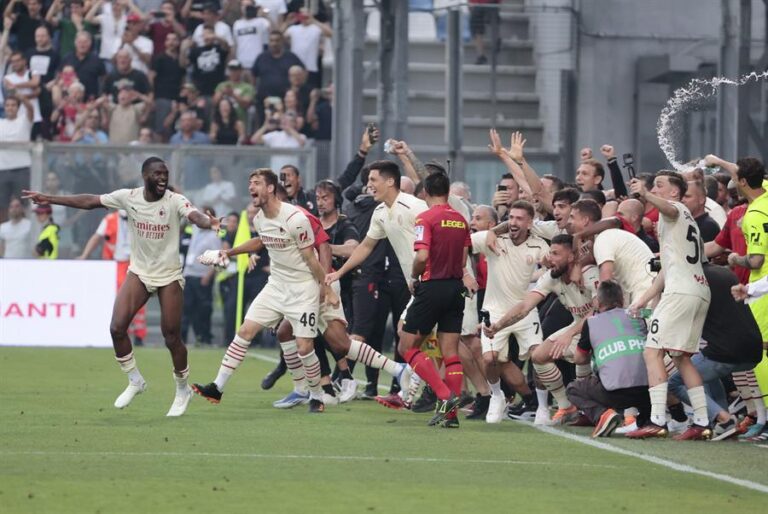Tras 11 años: El Milan volvió a sonreír y se proclamó campeón de la Serie A con una contundente victoria ante el Sassuolo