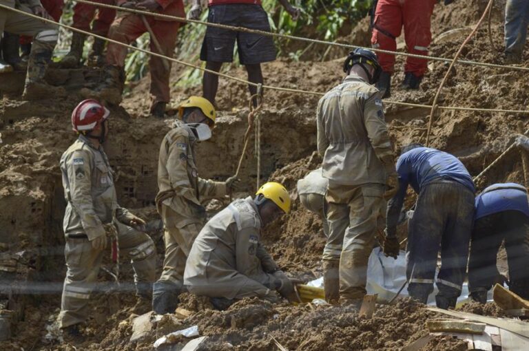 Intensas lluvias dejan 33 personas muertas en el estado brasileño de Pernambuco