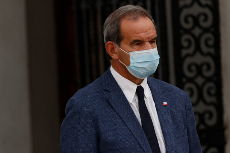 Diputados anuncian acusación constitucional contra ex ministro Allamand por 