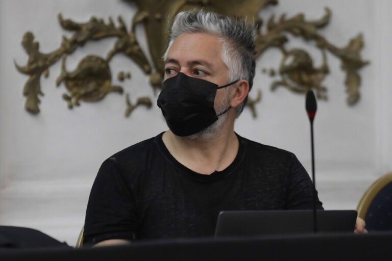 Defensoría de la Niñez condenó analogía de Jorge Baradit sobre la Convención