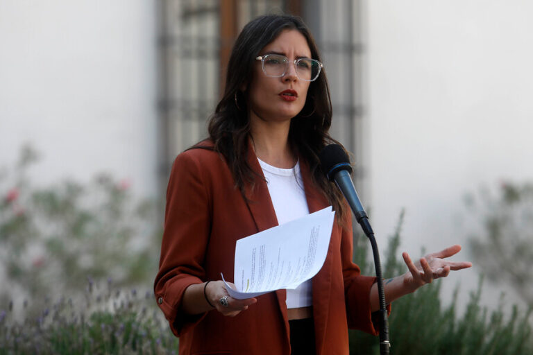 Vallejo y dichos de Vega por presos políticos: 