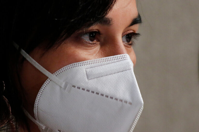 Tras explicación de ministra Siches: Contraloría aclara que no ha revisado contrataciones por cambio de mando