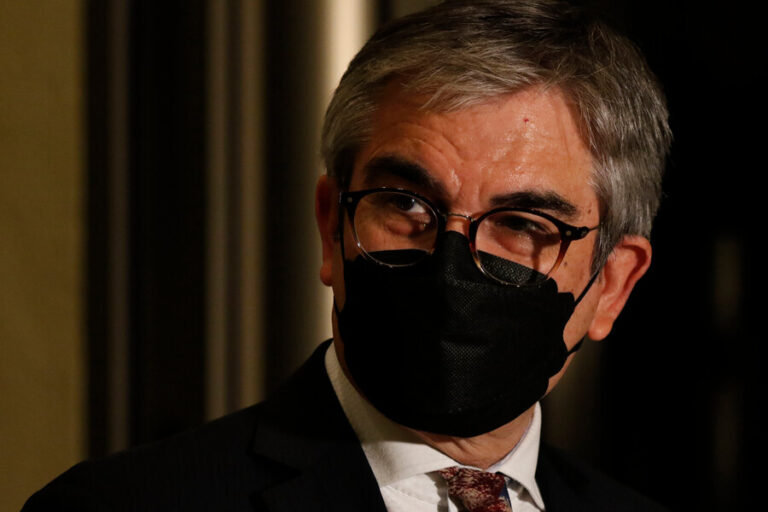 Caso Libreta millonaria: Corte rechaza recurso del CDE y apunta eventual sanción contra ministro Marcel