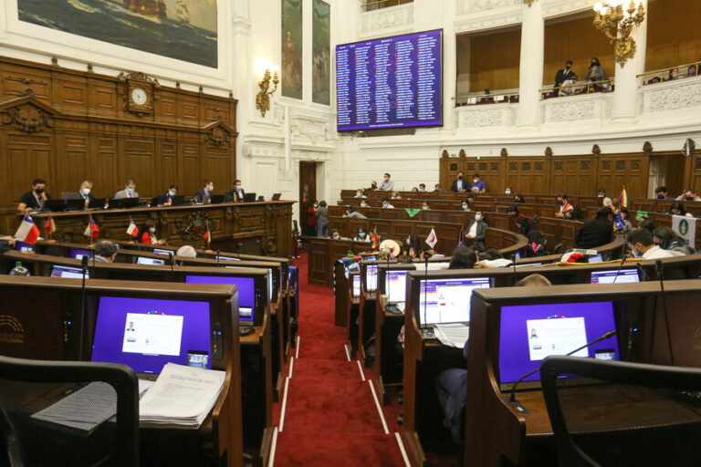 Primeras propuestas de normas transitorias plantean mantener duración del mandato presidencial actual