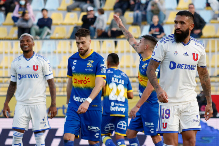 Universidad de Chile suma su séptima derrota en el campeonato tras caer en su visita a Everton por 2-1