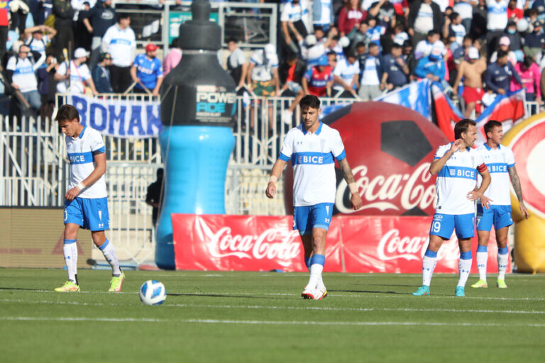 Ni con Holan despegan: U. Católica sumó su octava derrota en el torneo tras caer por 3-2 ante Audax Italiano