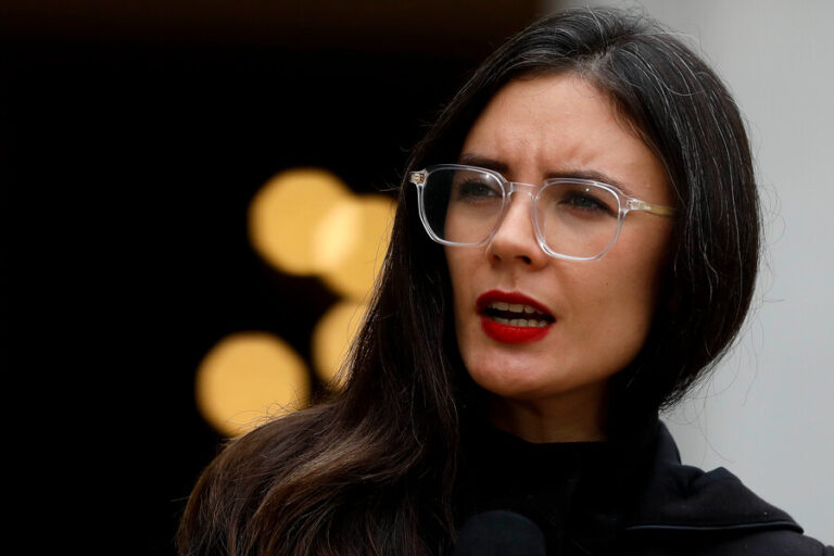 Ministra Vallejo por Metrogas: 