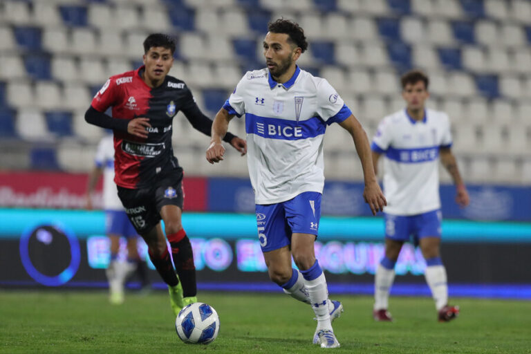 Universidad Católica cierra la primera fase del torneo con un triunfo ante Deportes Antofagasta por la cuenta mínima